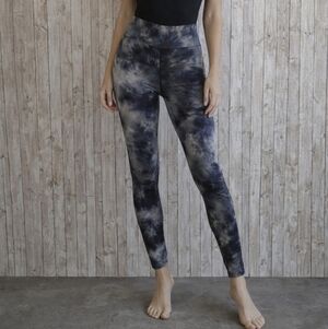 Polly & Esther Leggings Size S Gray Tie Dye